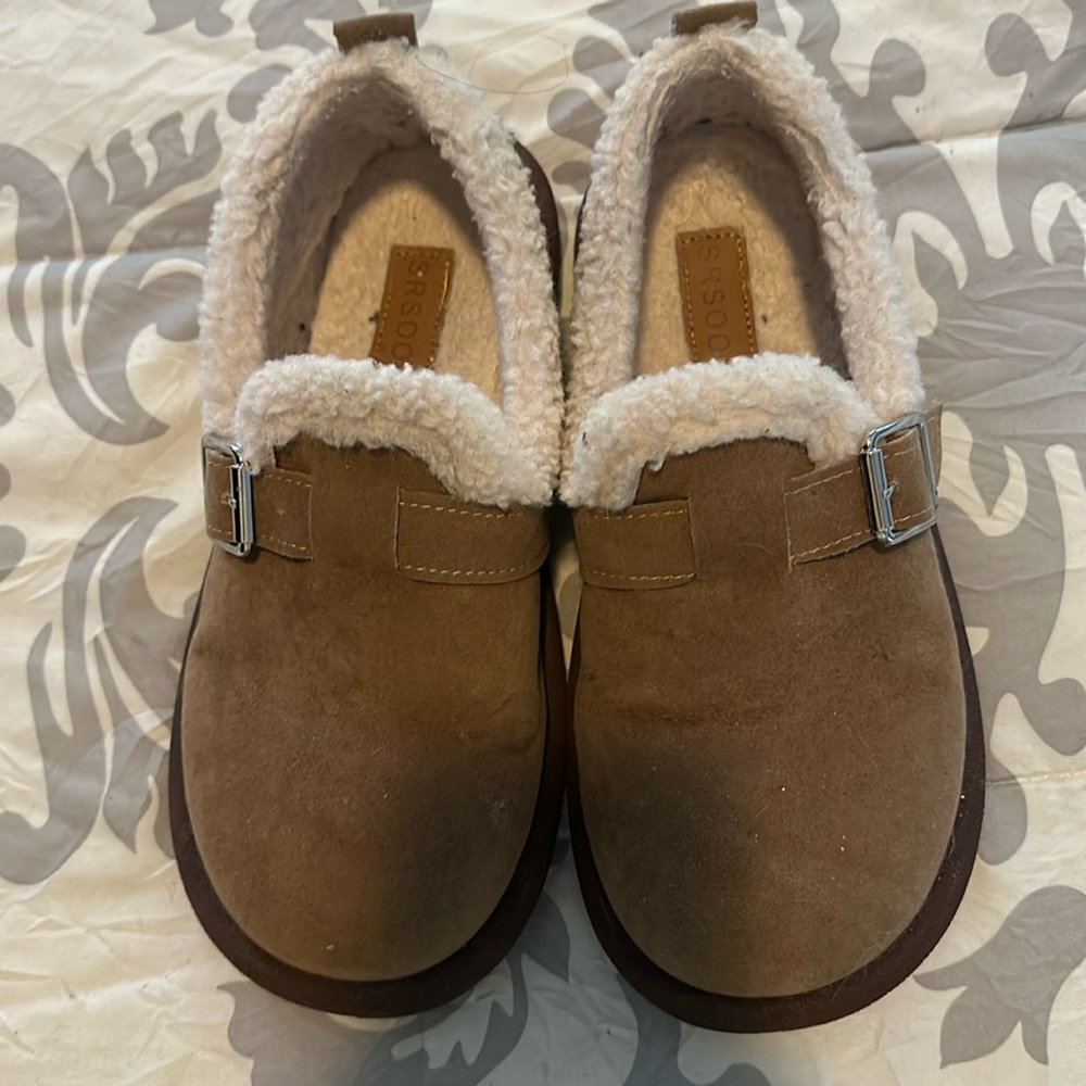 SHEIN size 7 slip on shoes